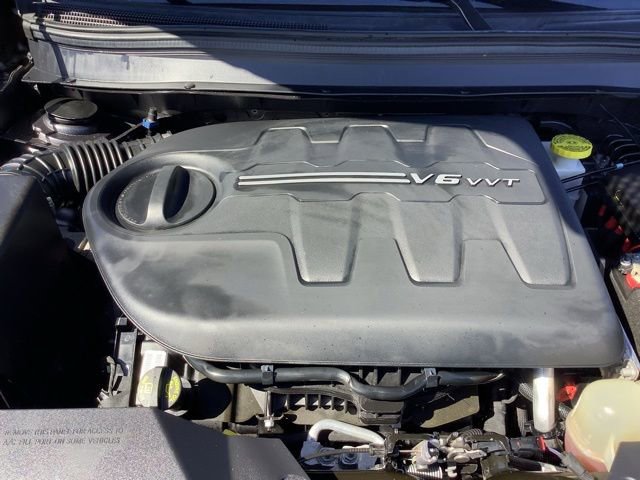 Used 2020 Jeep Cherokee Trailhawk w/ Cold Weather Group image 14