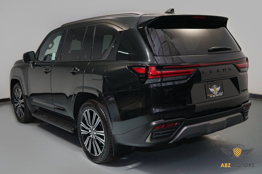 Used 2025 Lexus LX 600 4WD w/ Appearance Package image 7
