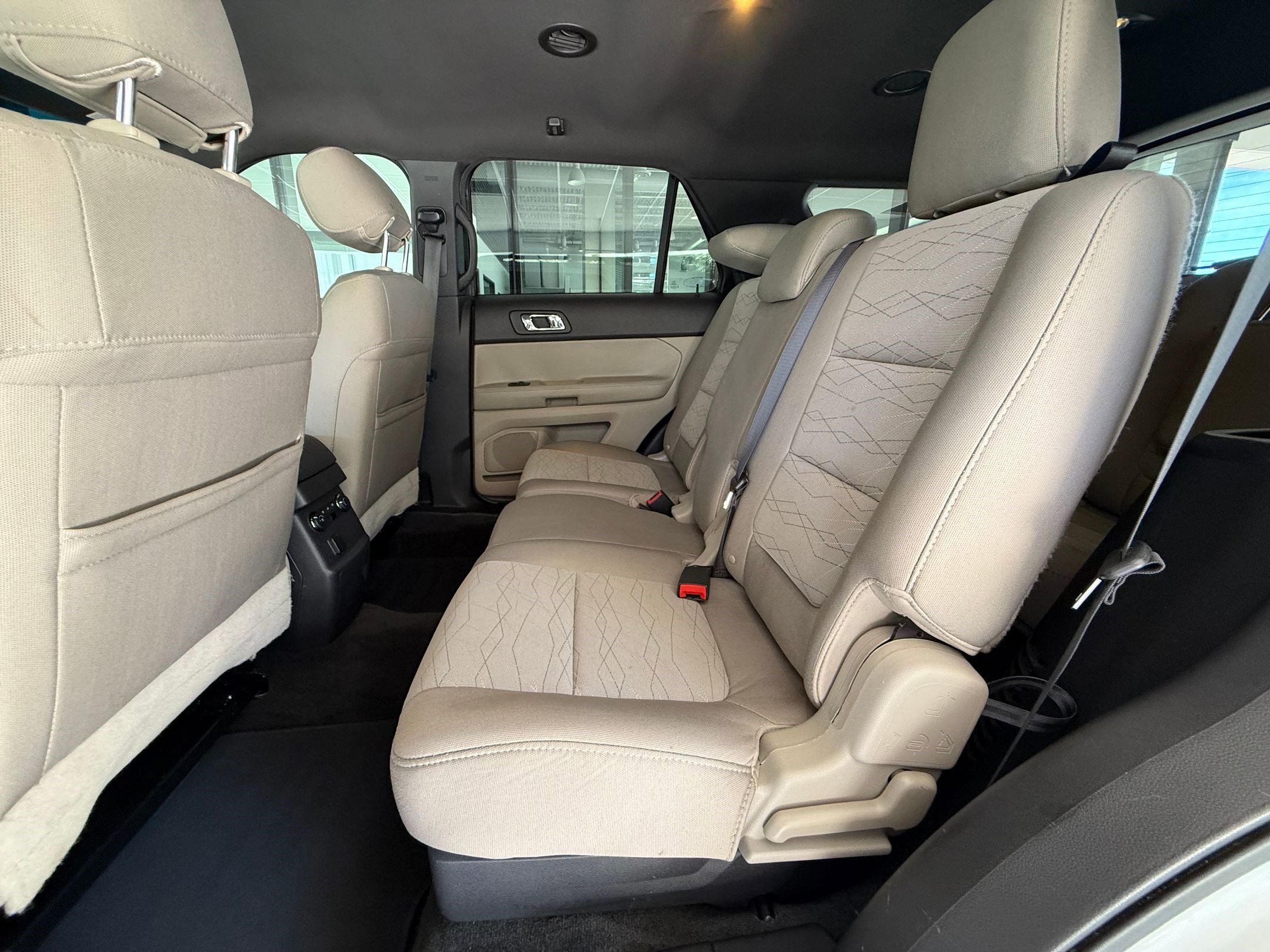 Used 2015 Ford Explorer FWD image 14