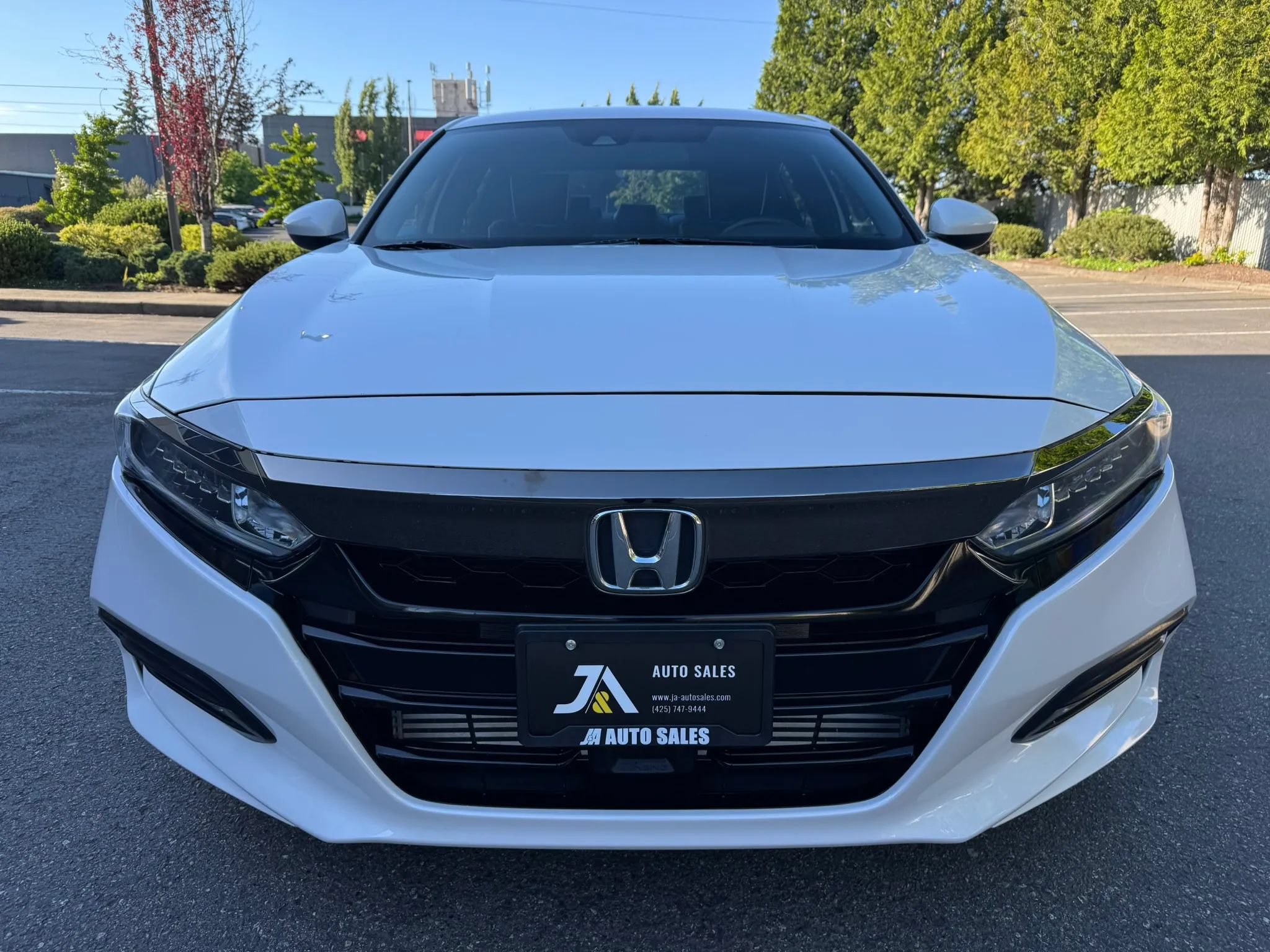 Used 2018 Honda Accord Sport image 3