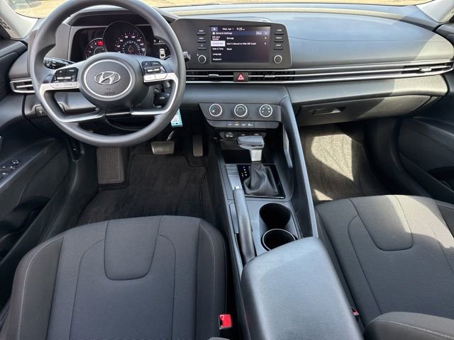 Certified 2023 Hyundai Elantra SE image 4