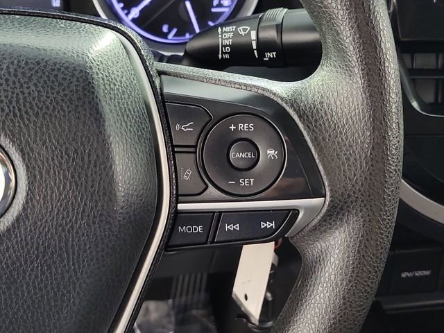 Used 2021 Toyota Camry LE image 24