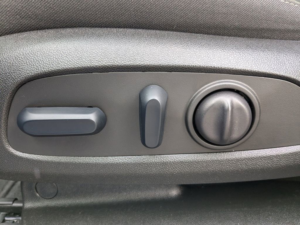 Used 2025 Chevrolet Blazer LT image 21