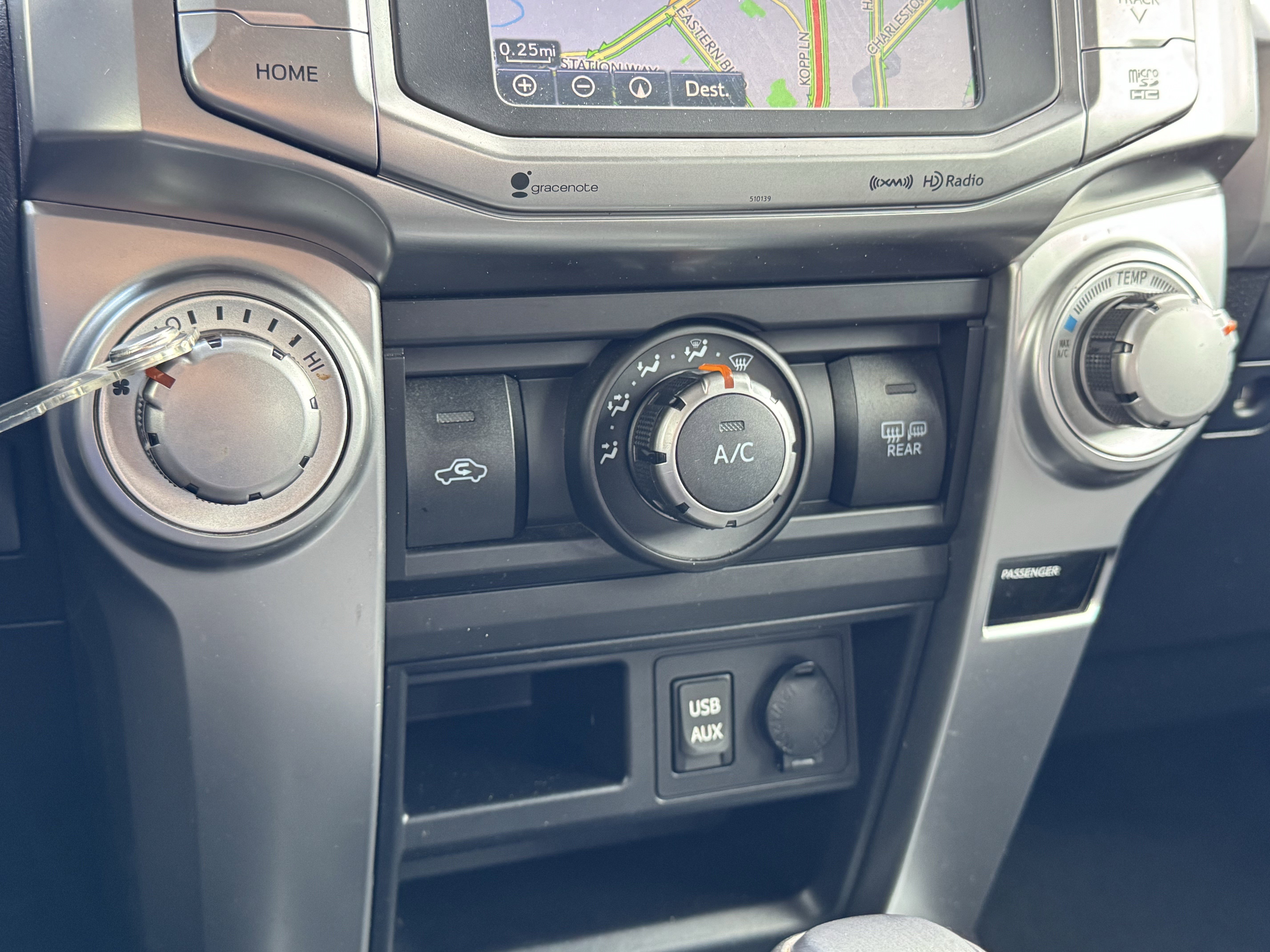 Used 2018 Toyota 4Runner SR5 Premium image 10