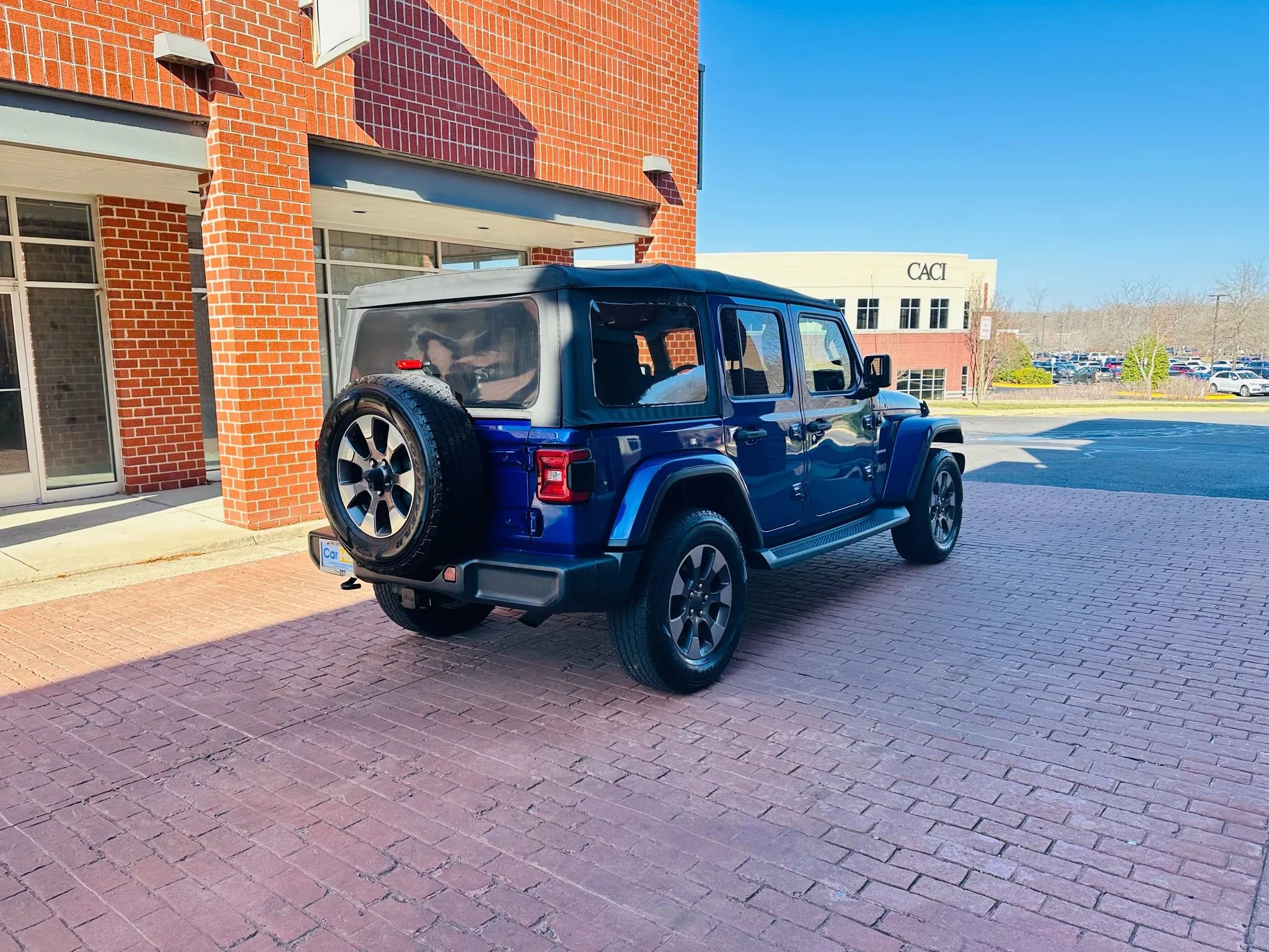Used 2019 Jeep Wrangler Unlimited Sahara image 6