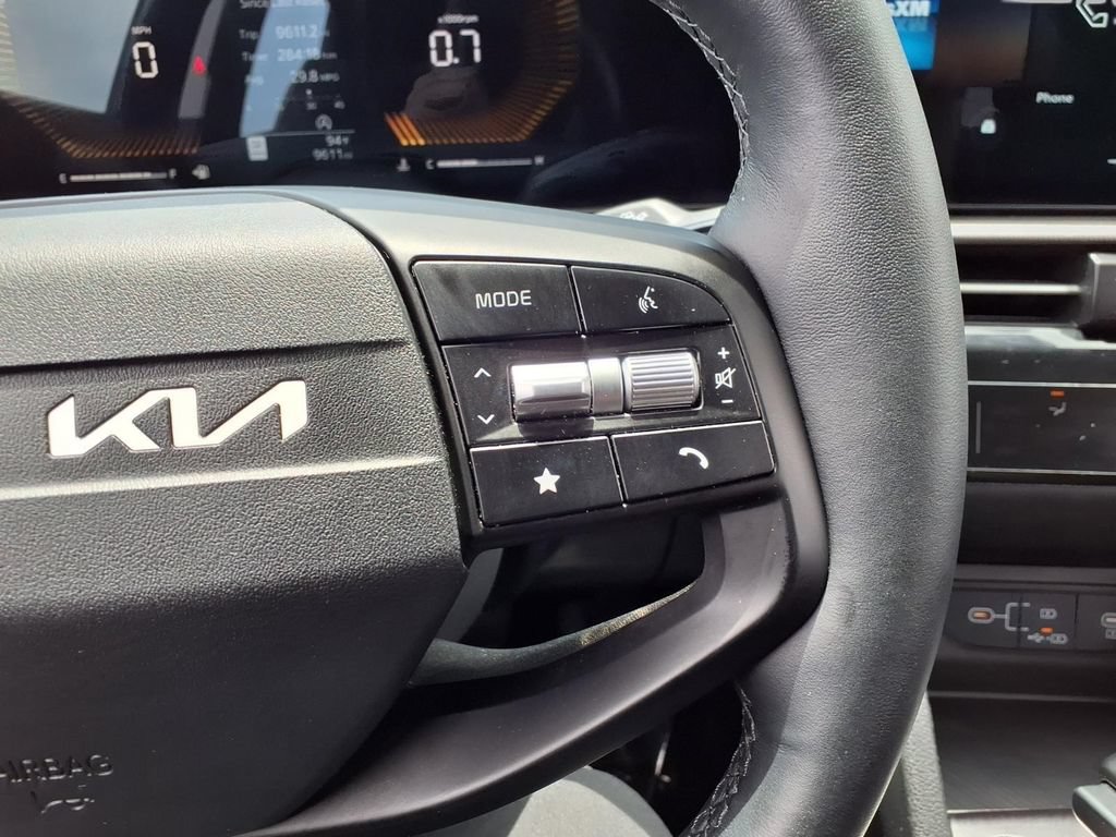 Used 2026 Kia Sportage LX FWD image 15