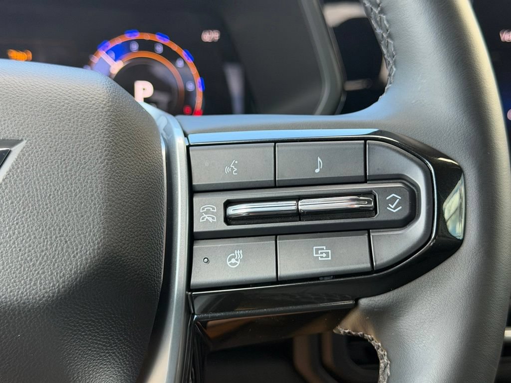 Used 2025 Chevrolet Colorado Trail Boss AWD/4WD image 19