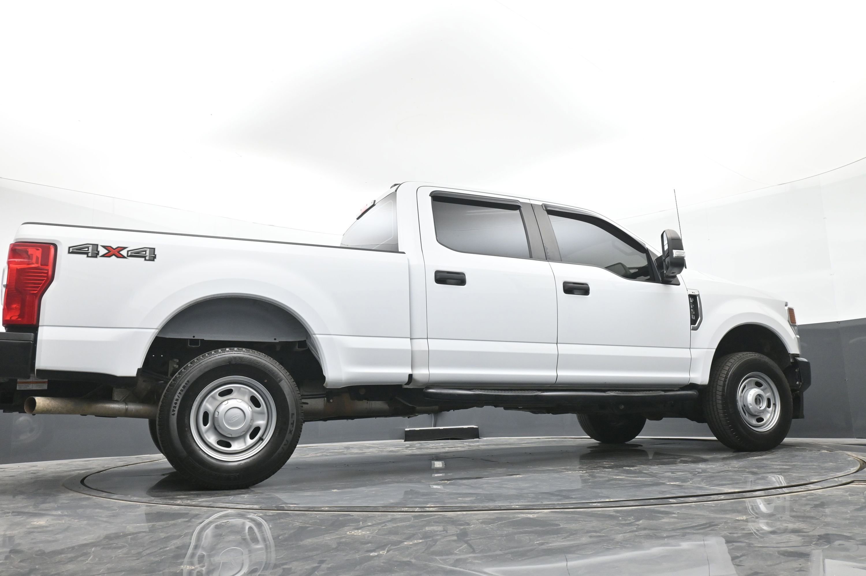 Used 2022 Ford F250 XL w/ Power Equipment Group image 39