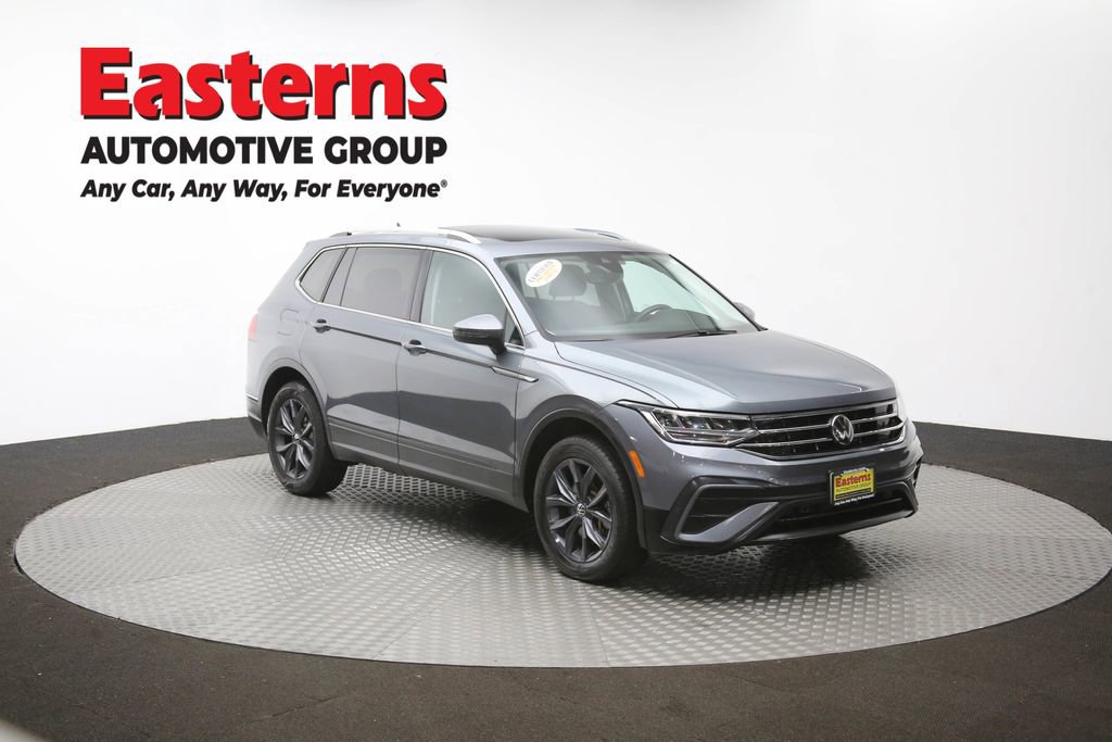 Used 2022 Volkswagen Tiguan SE w/ Panoramic Sunroof Package image 50
