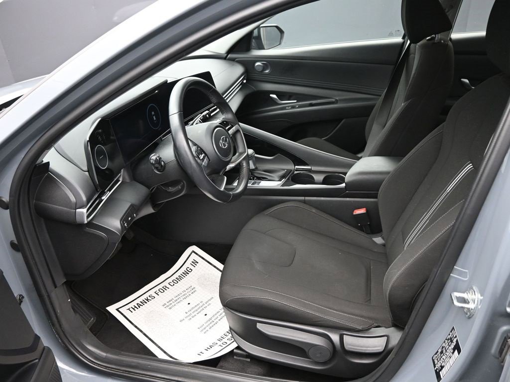 Used 2023 Hyundai Elantra SEL w/ Convenience Package image 11
