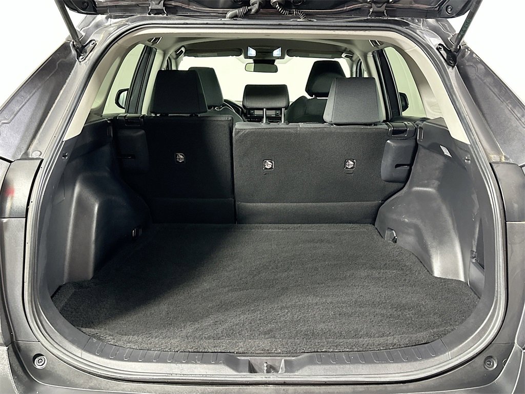 Used 2021 Toyota RAV4 LE image 16