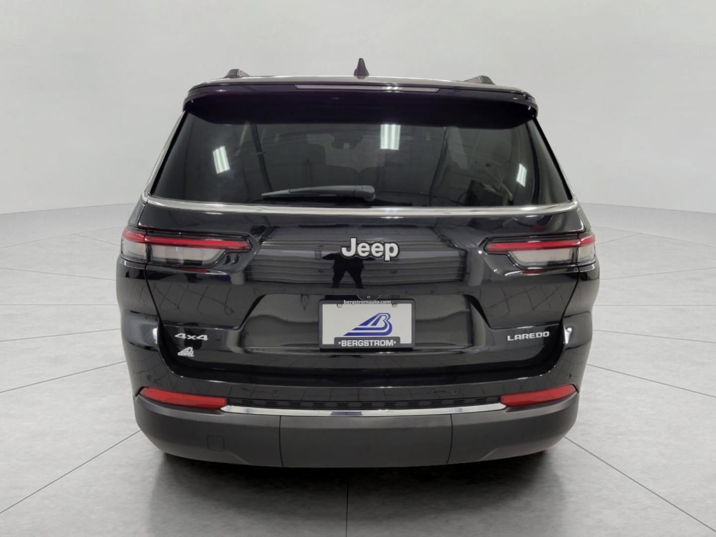 Used 2024 Jeep Grand Cherokee L Laredo AWD/4WD image 26