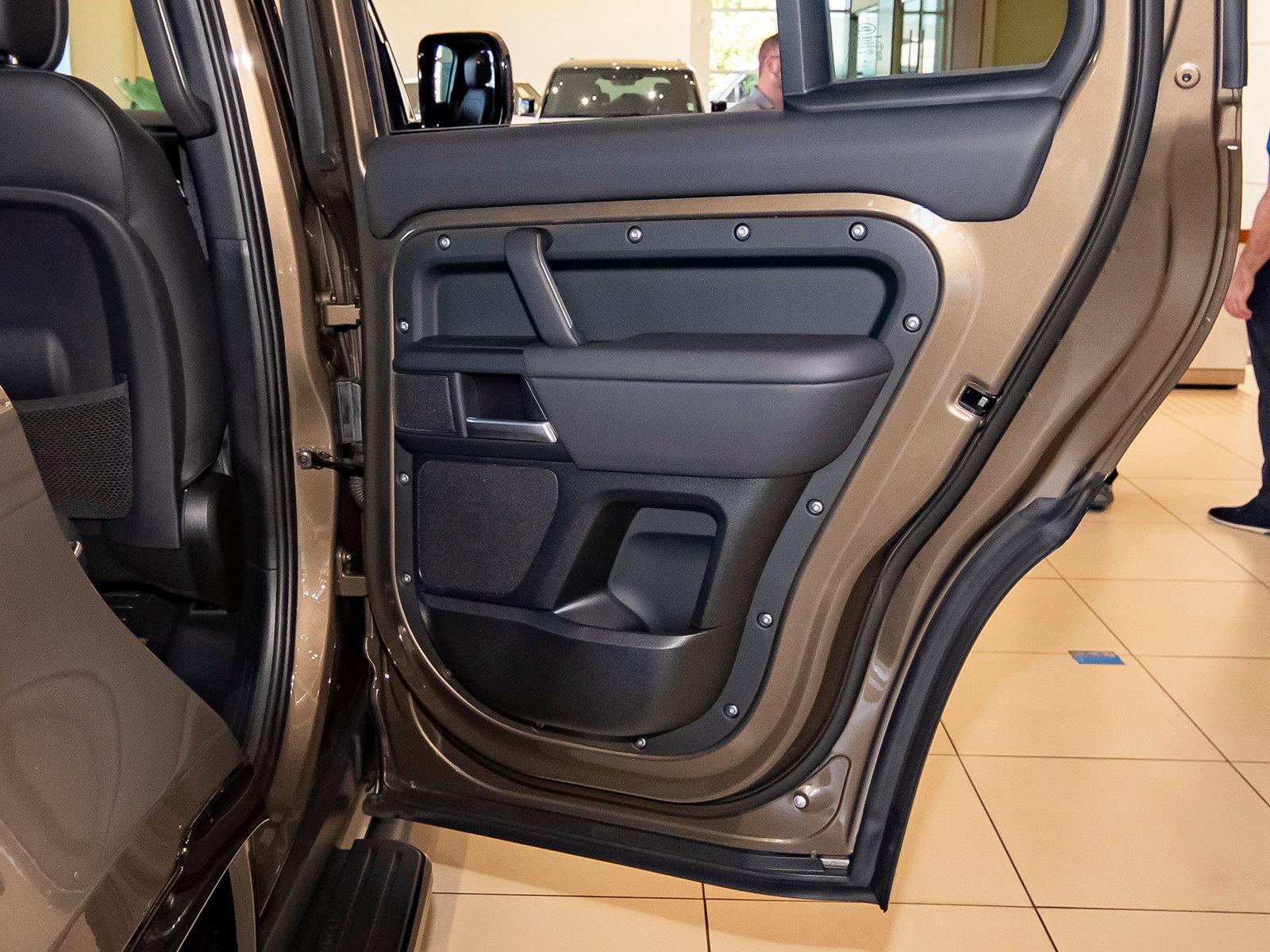 New 2026 Land Rover Defender 110 X-Dynamic SE AWD/4WD image 48