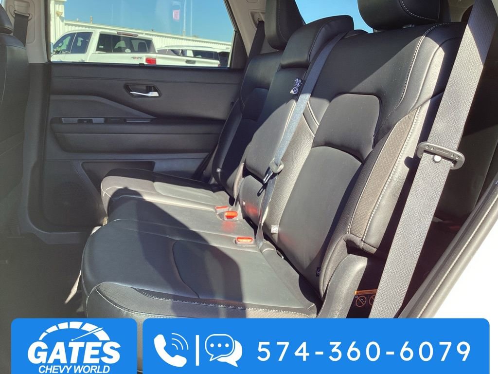 Used 2023 Nissan Pathfinder SL image 14