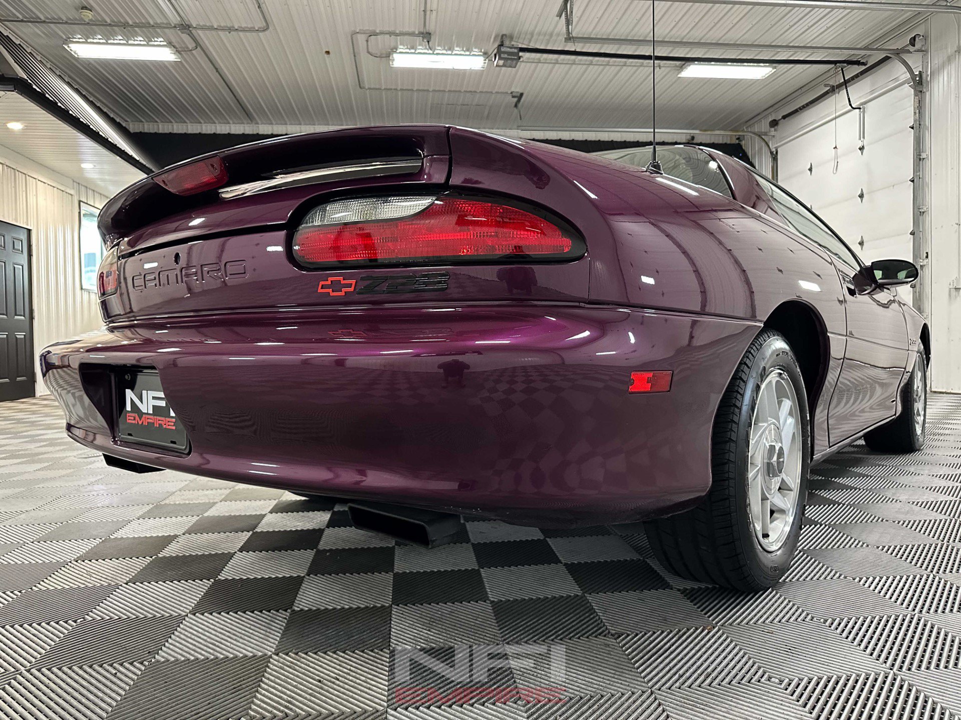 Used 1995 Chevrolet Camaro Z28 RWD image 19