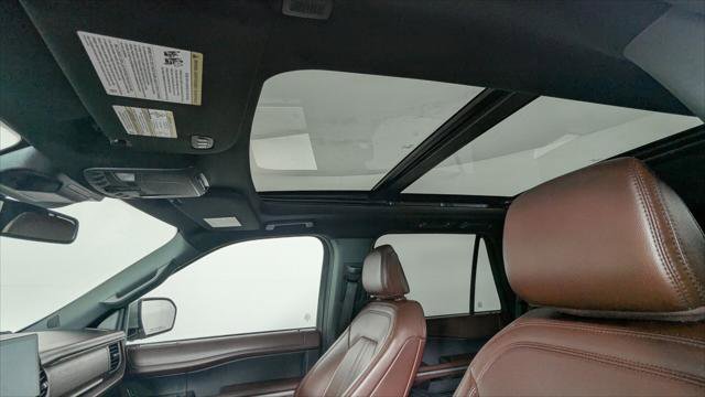 Used 2024 Ford Expedition Limited image 16