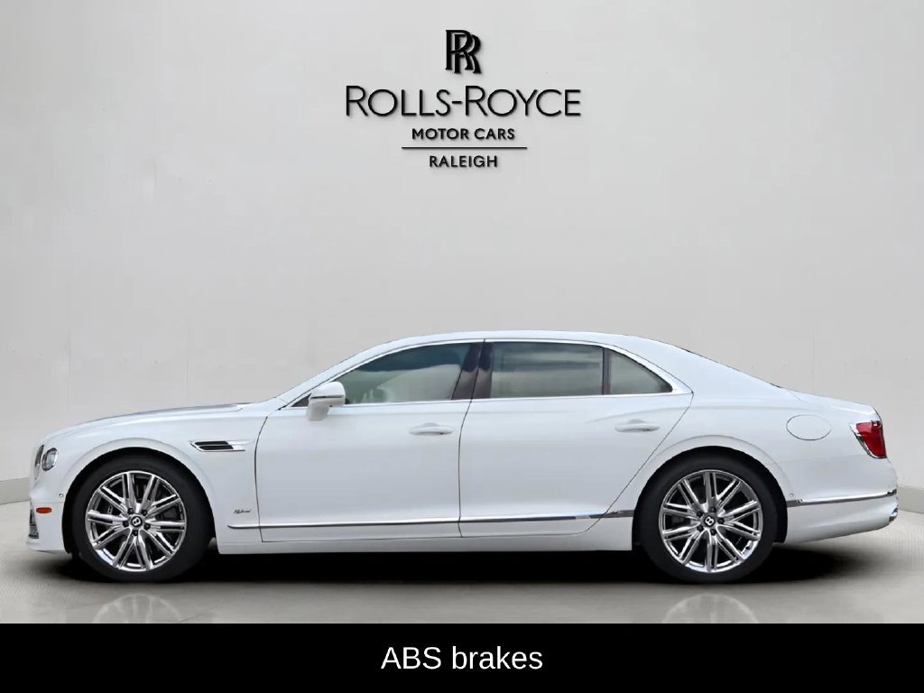 Used 2022 Bentley Flying Spur Plug-In Hybrid AWD/4WD image 8