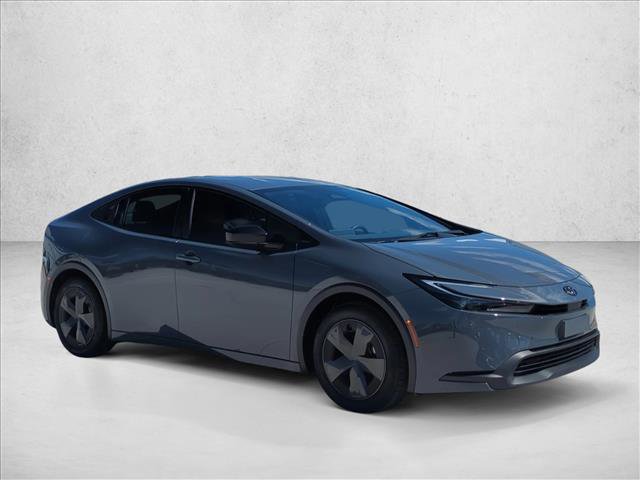 Used 2024 Toyota Prius LE video 3