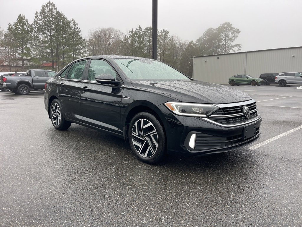 Used 2024 Volkswagen Jetta SEL image 4