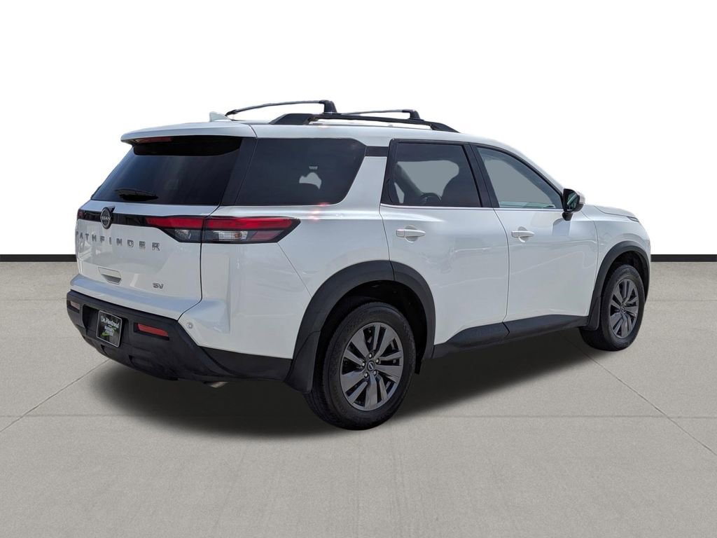 Used 2024 Nissan Pathfinder SV image 5