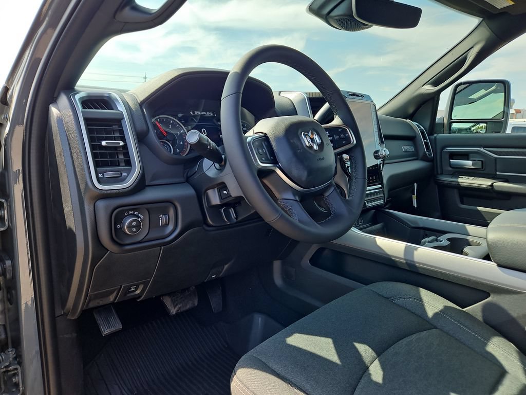New 2027 RAM 3500 Big Horn AWD/4WD image 18