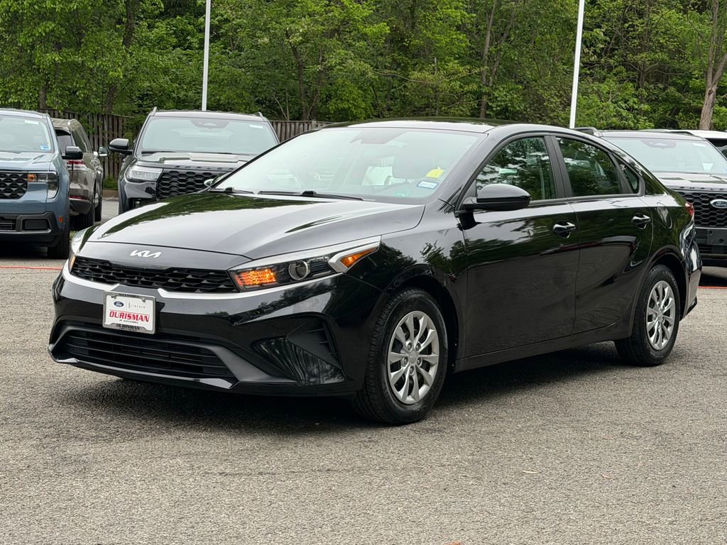 Used 2022 Kia Forte Sedan FWD image 3