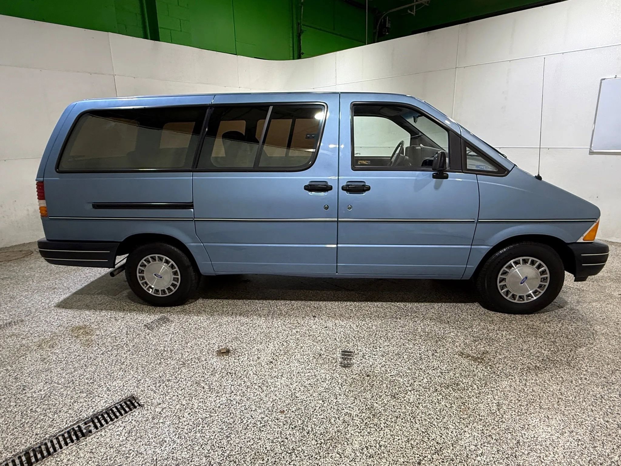 Used 1989 Ford Aerostar Extended Wagon image 4