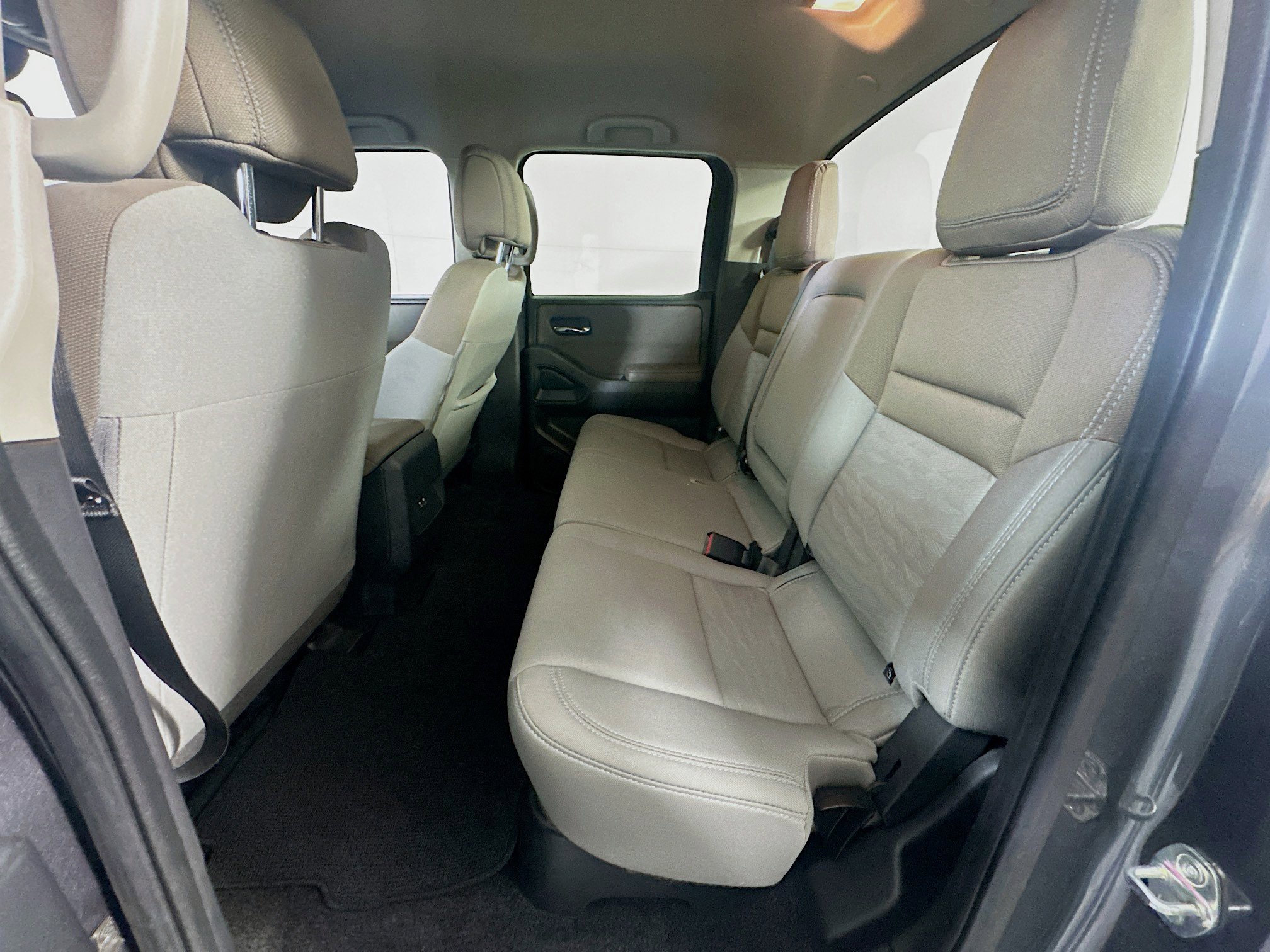 Used 2023 Nissan Frontier SV w/ Technology Package image 27