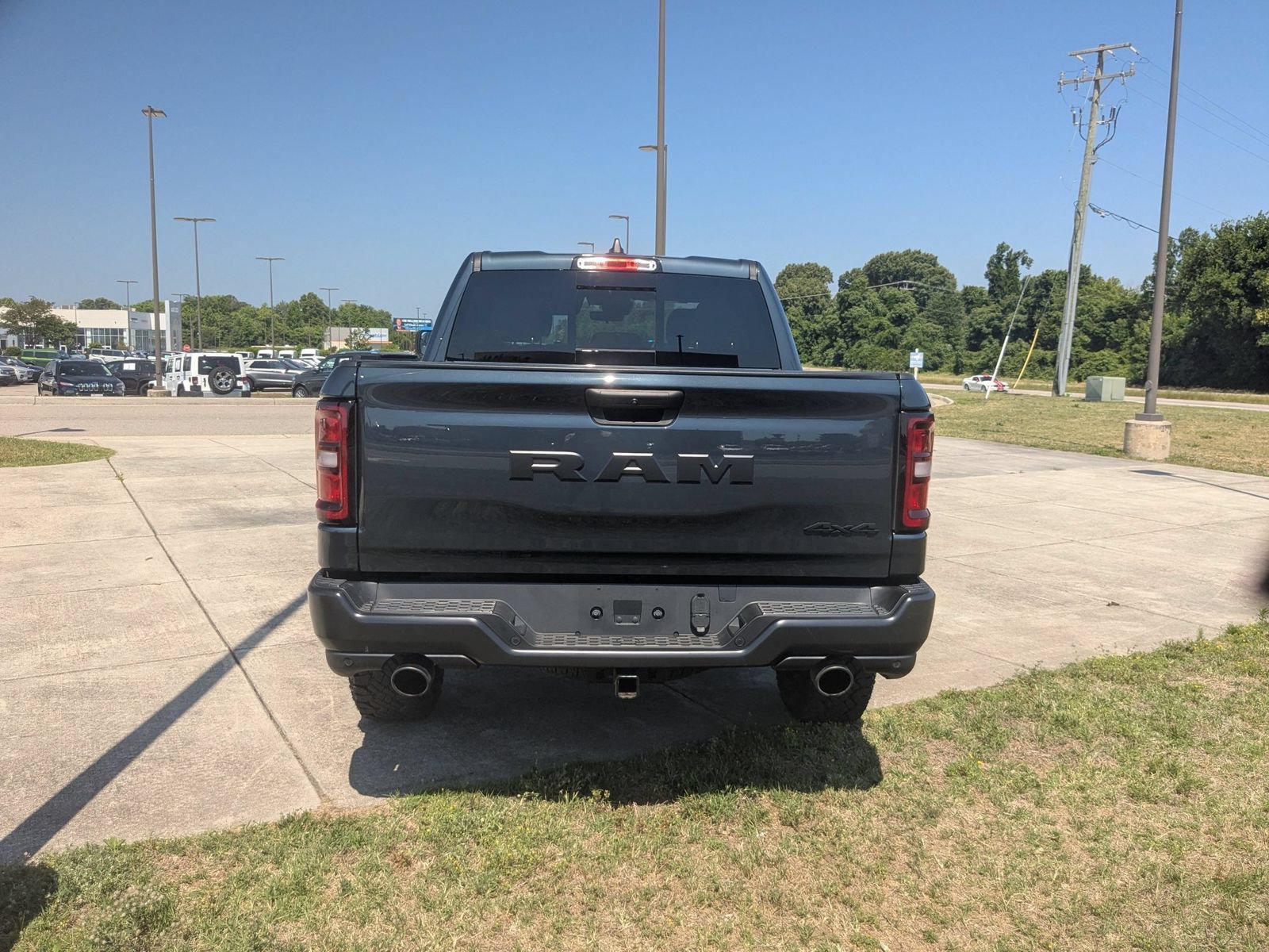 Used 2025 RAM 1500 Warlock AWD/4WD image 4