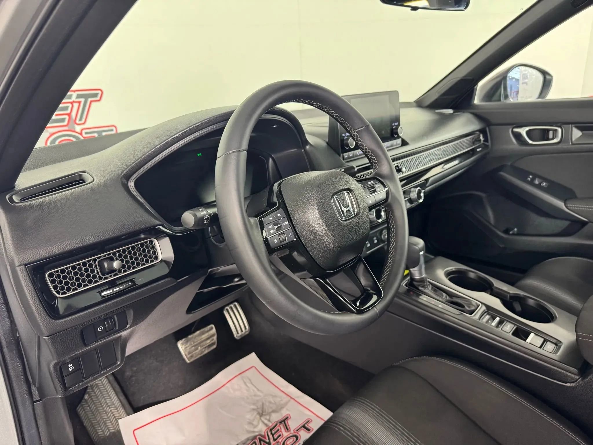 Used 2025 Honda Civic Sport image 10