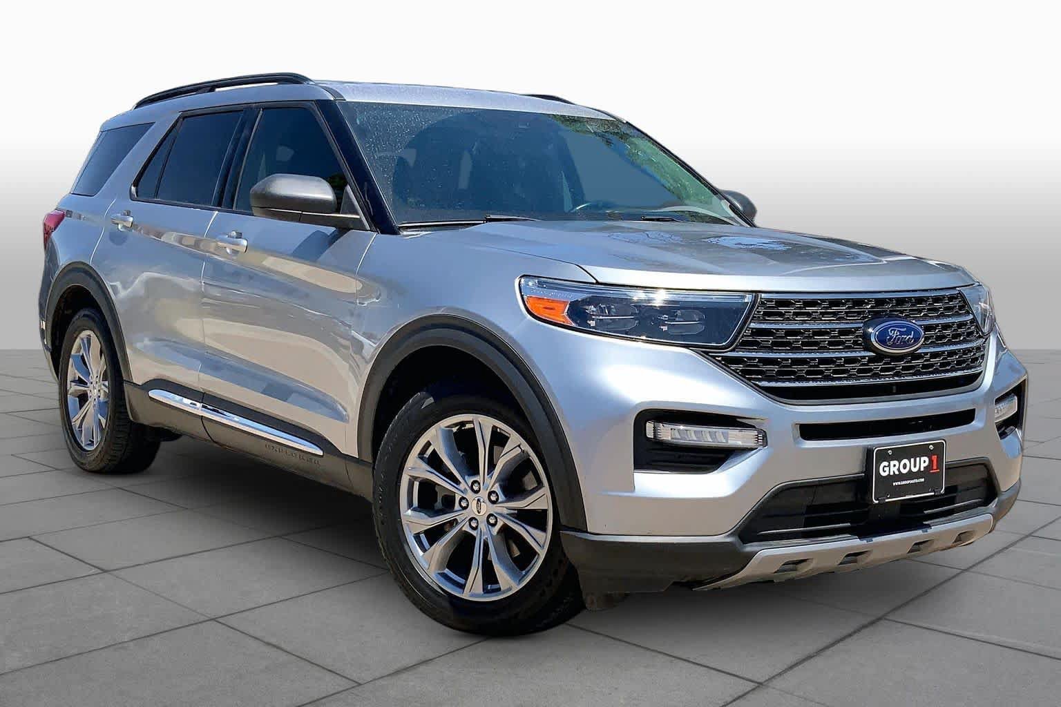 Used 2021 Ford Explorer XLT w/ Equipment Group 202A RWD image 3