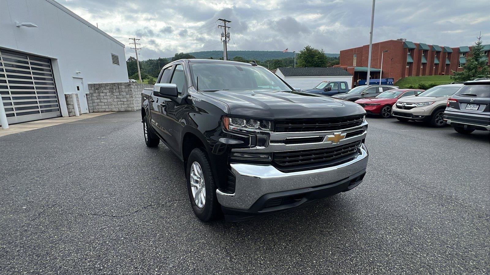 Used 2020 Chevrolet Silverado 1500 LT w/ All-Star Edition AWD/4WD image 2