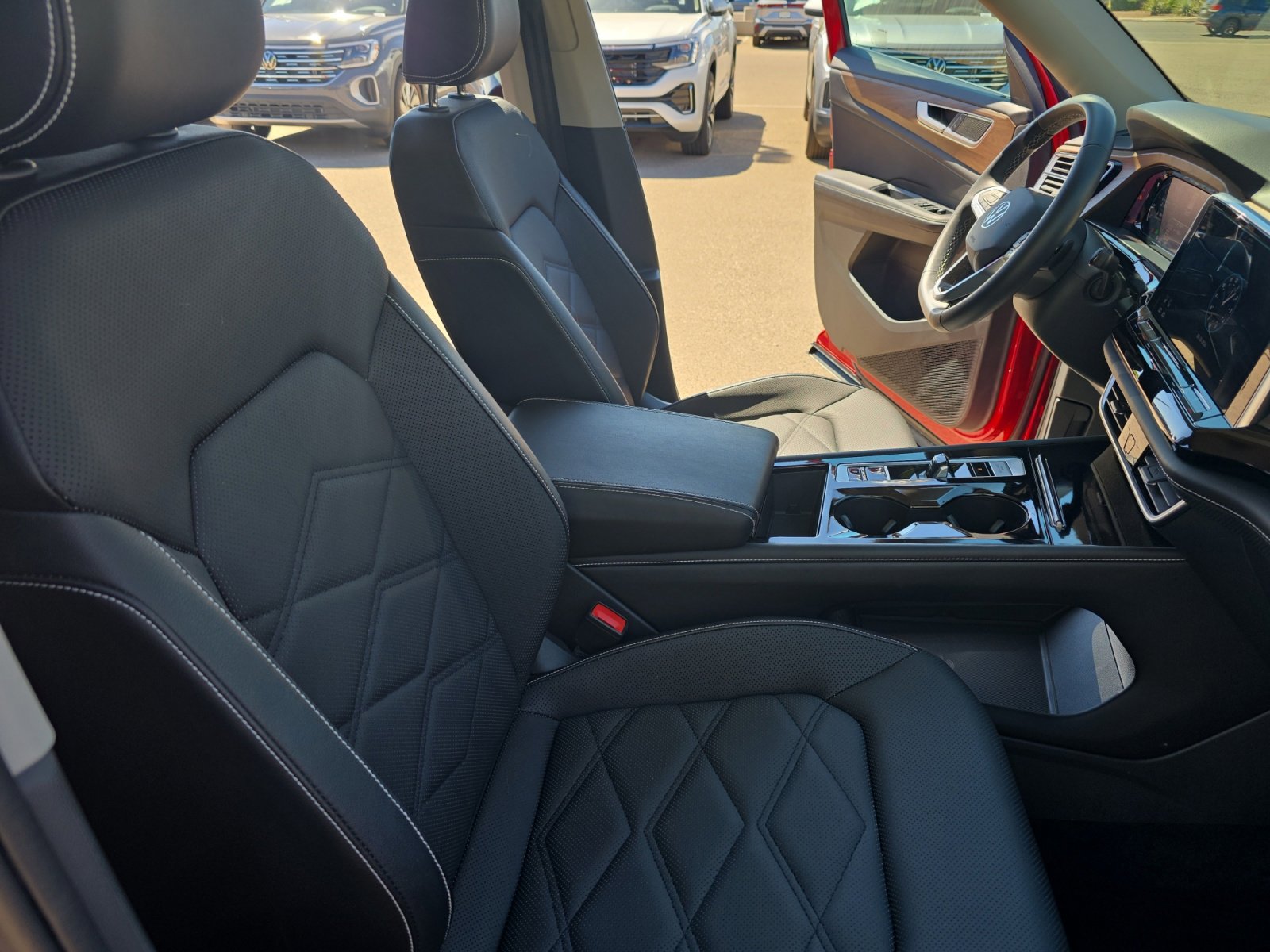 Used 2024 Volkswagen Atlas SE image 19