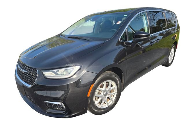 Used 2023 Chrysler Pacifica Touring-L image 8