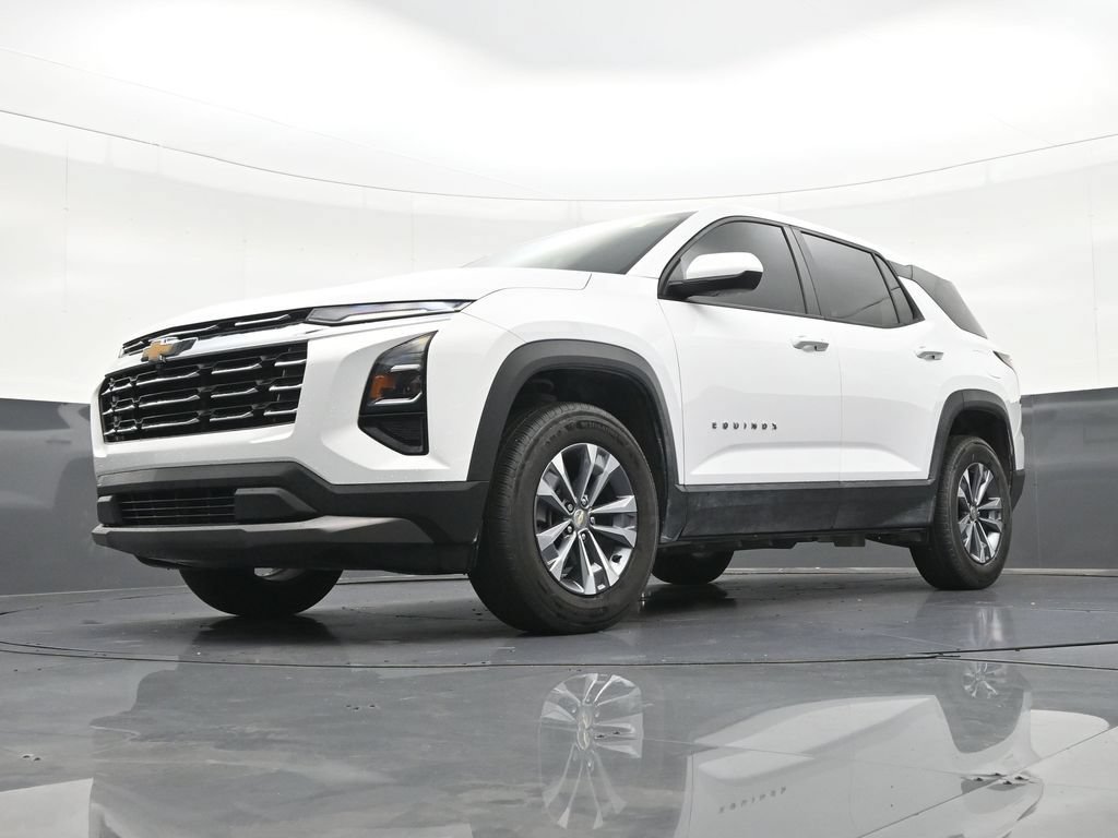 Used 2026 Chevrolet Equinox LT AWD/4WD image 24