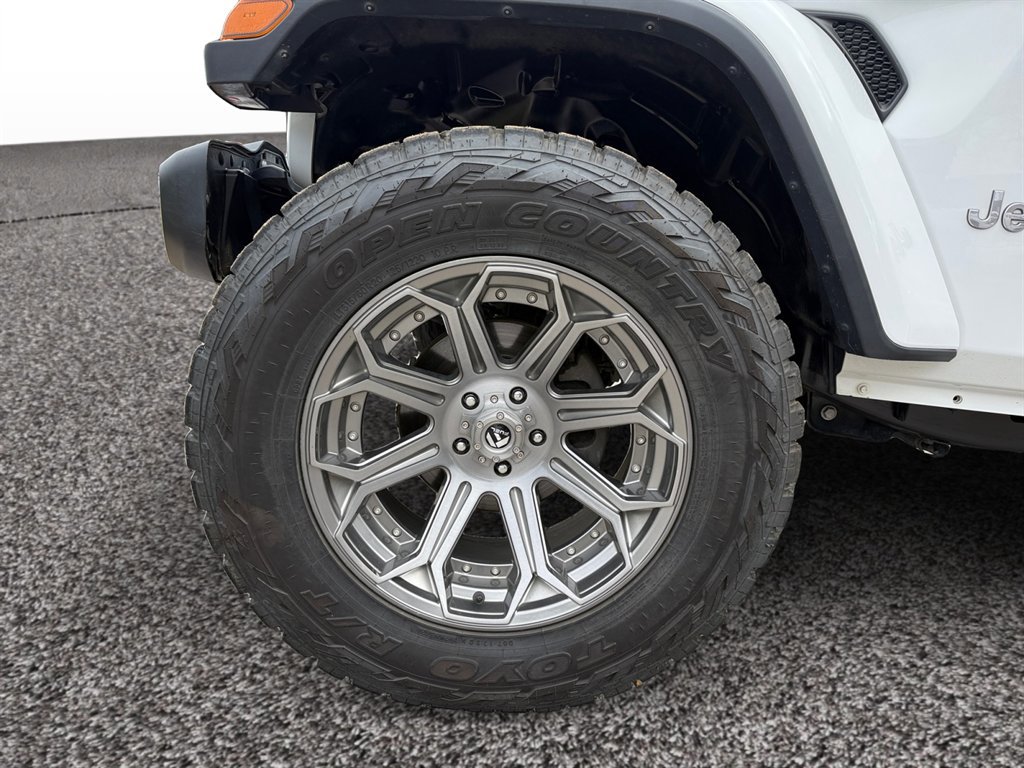 Used 2020 Jeep Gladiator Overland image 16