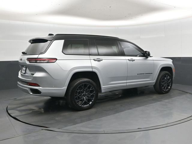 Used 2023 Jeep Grand Cherokee L Summit AWD/4WD image 3