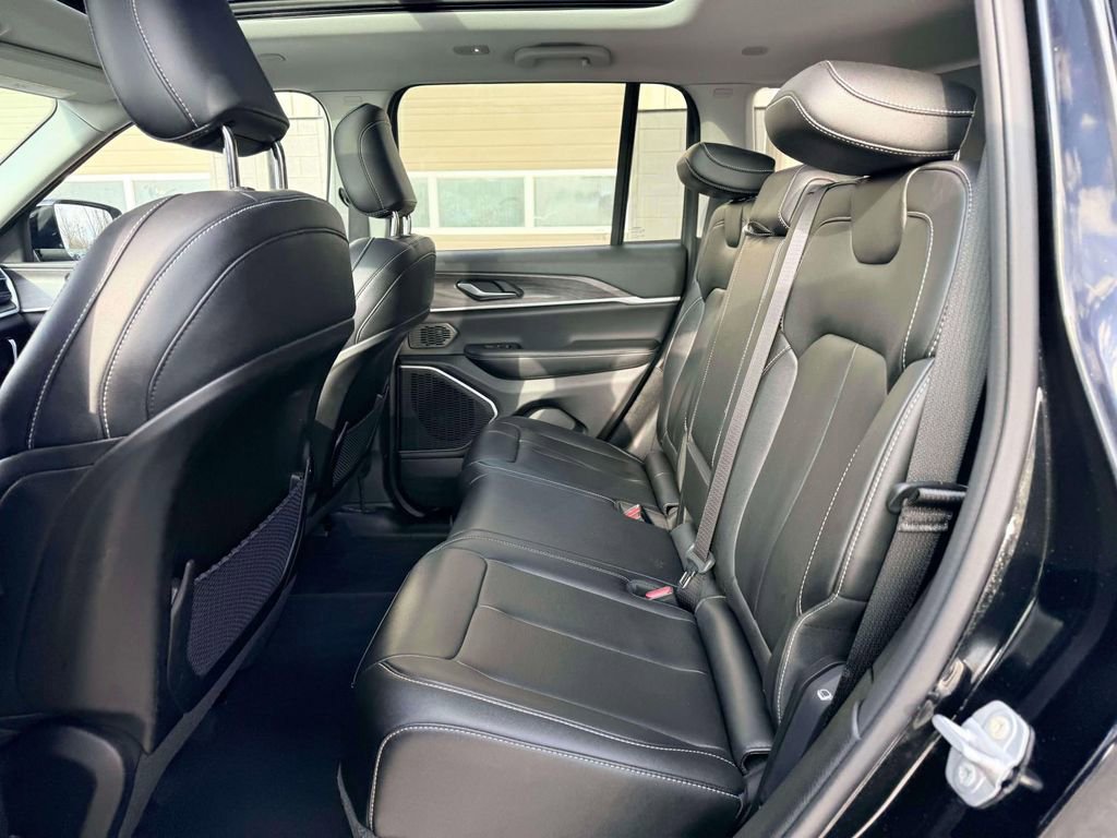 Used 2023 Jeep Grand Cherokee 4WD 4xe image 11