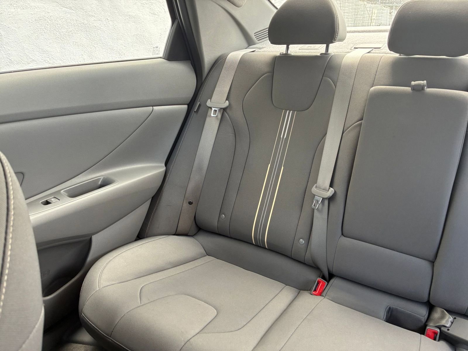 Used 2025 Hyundai Elantra SEL image 40