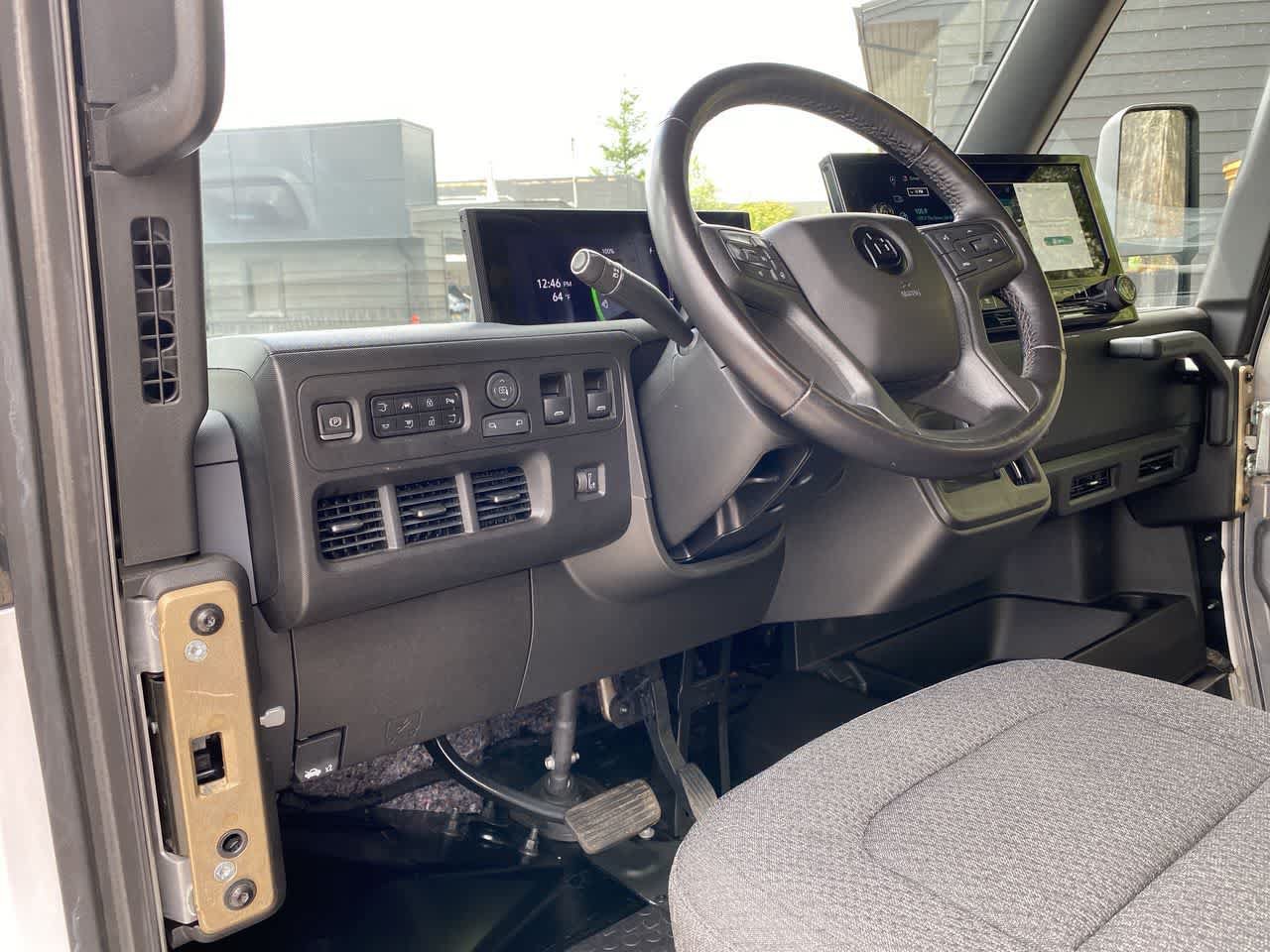 Used 2023 Chevrolet Brightdrop 600 w/ Active Safety Package 2 AWD/4WD image 2