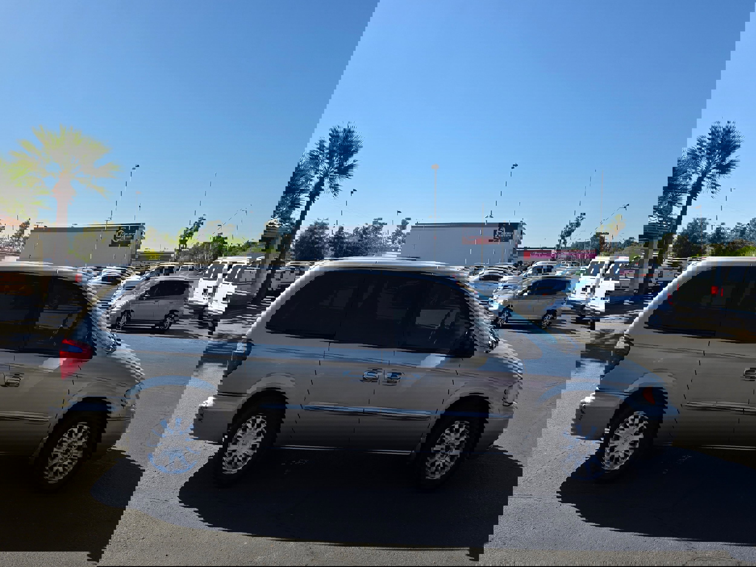 Used 2003 Chrysler Town & Country LX FWD image 6