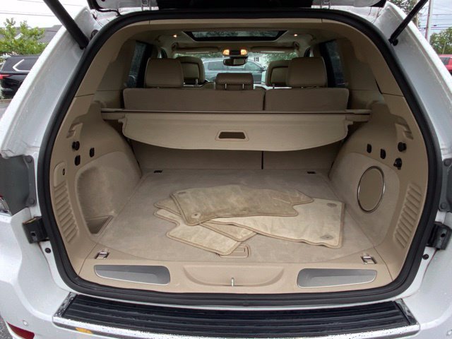 Used 2019 Jeep Grand Cherokee Overland AWD/4WD image 8