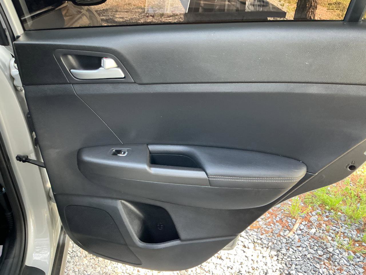 Used 2020 Kia Sportage LX image 19