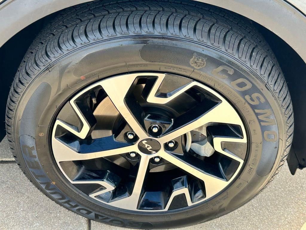 Used 2024 Kia Sportage EX image 25