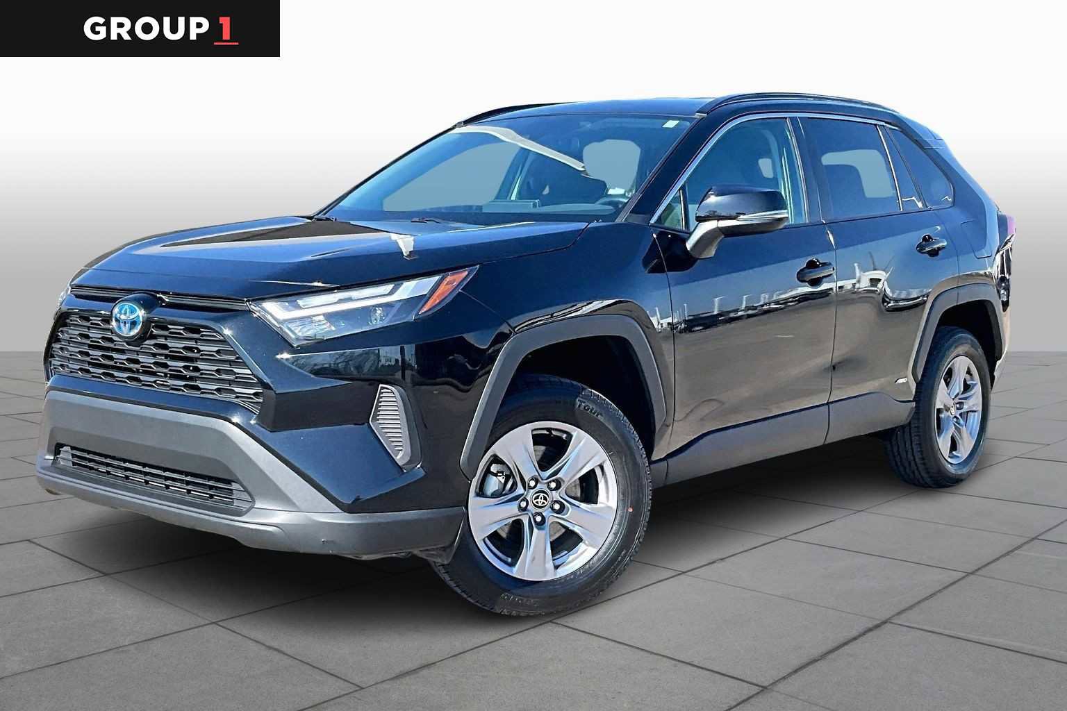 Used 2024 Toyota RAV4 XLE AWD/4WD image 1