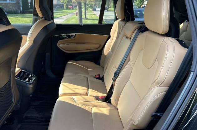 Used 2024 Volvo XC90 B6 Ultimate w/ Protection Package Premier AWD/4WD image 8