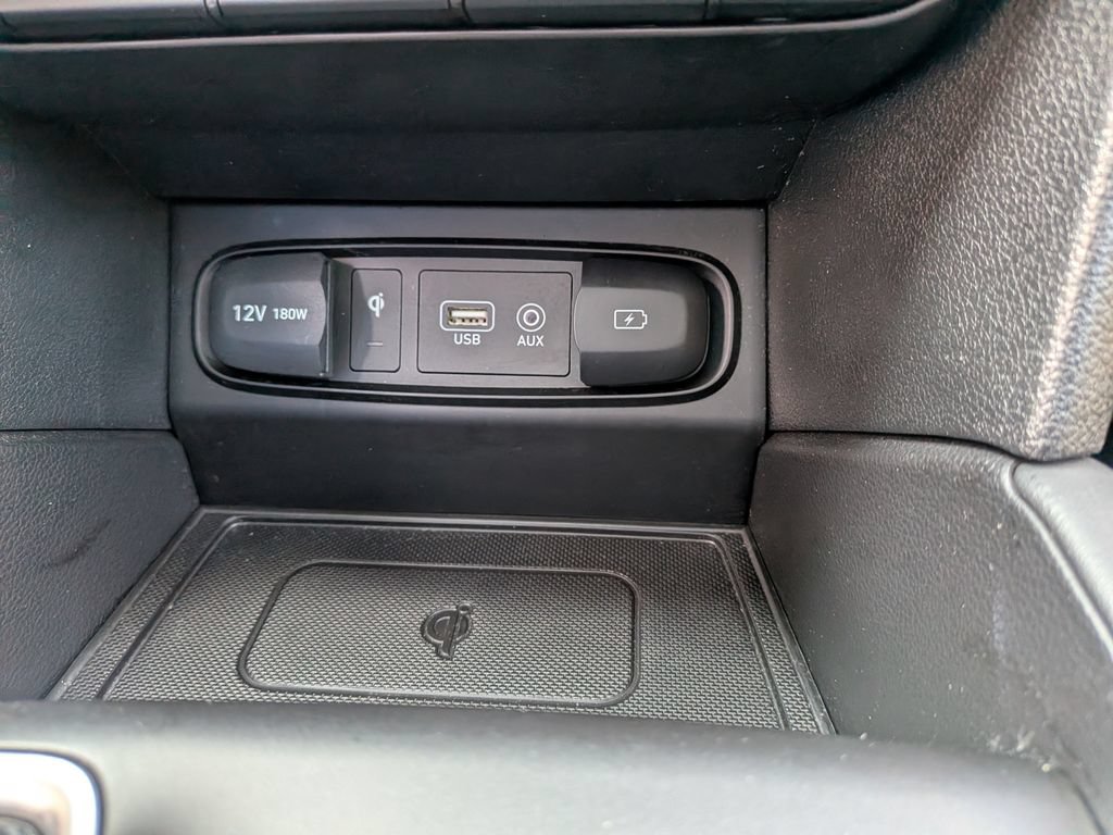 Used 2020 Hyundai Santa Fe Limited AWD/4WD image 19