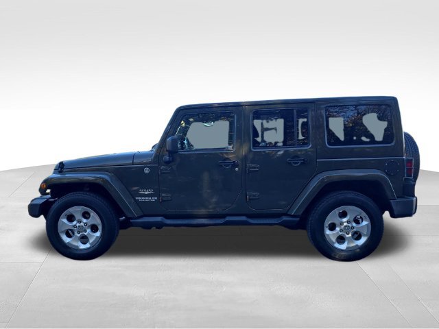 Used 2015 Jeep Wrangler Unlimited Sahara w/ Connectivity Group AWD/4WD image 2