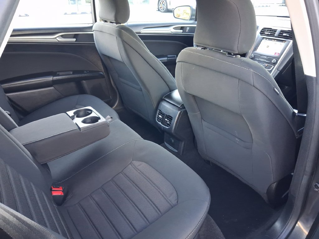 Used 2019 Ford Fusion SE FWD image 24
