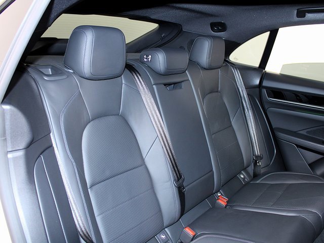 Used 2024 Porsche Macan 4 Electric image 23